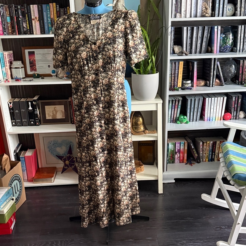 All that Jazz Black and Cream Floral Midi Dress